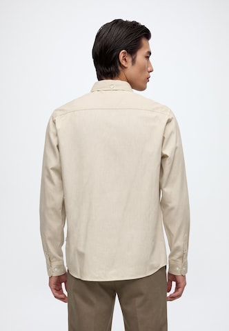 Coupe regular Chemise 'Mill' Kronstadt en blanc : derrière
