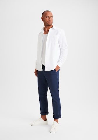 Coupe regular Chemise H.I.S en blanc