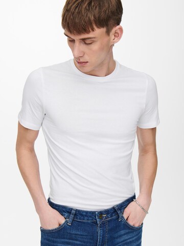 Tricou de la Only & Sons pe alb