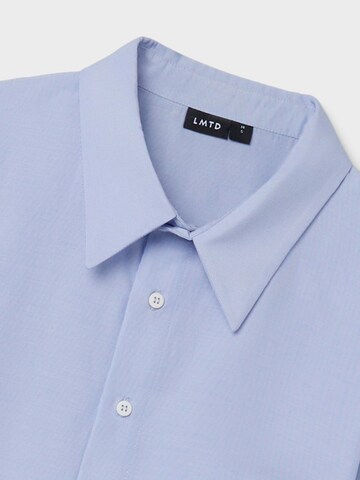 Coupe regular Chemise NAME IT en bleu