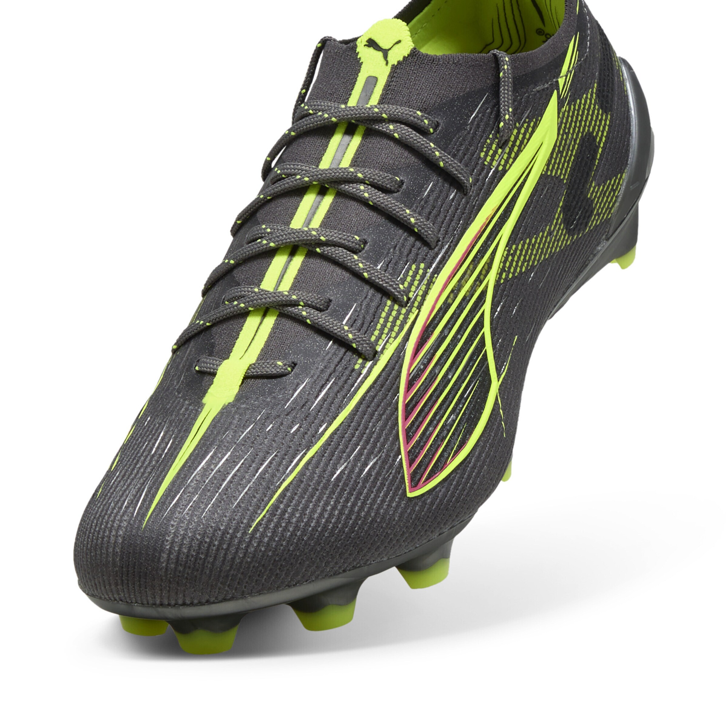 Chaussure de foot 'Ultra 5 Ultimate' PUMA en gris