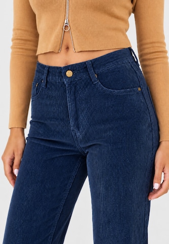 évasé Pantalon Elara en bleu