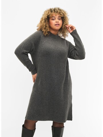 Robe 'MCOMFY RIB' Zizzi en gris : devant