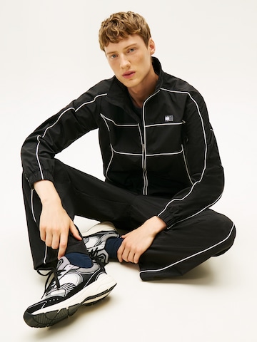 Tommy Jeans Ниски маратонки 'ARCHIVE '25' в черно