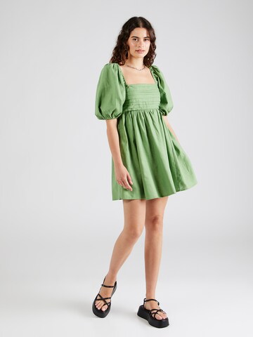 Abercrombie & Fitch Sukienka 'EMERSON CLASSIC' w kolorze zielony: przód