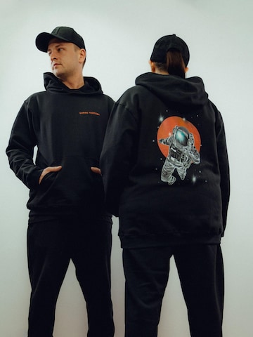 Empire-Thirteen Sweater in Black: front