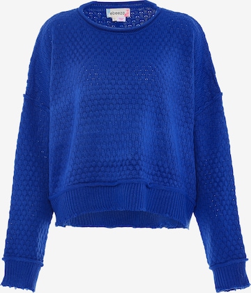 Pulover de la ebeeza pe albastru: față