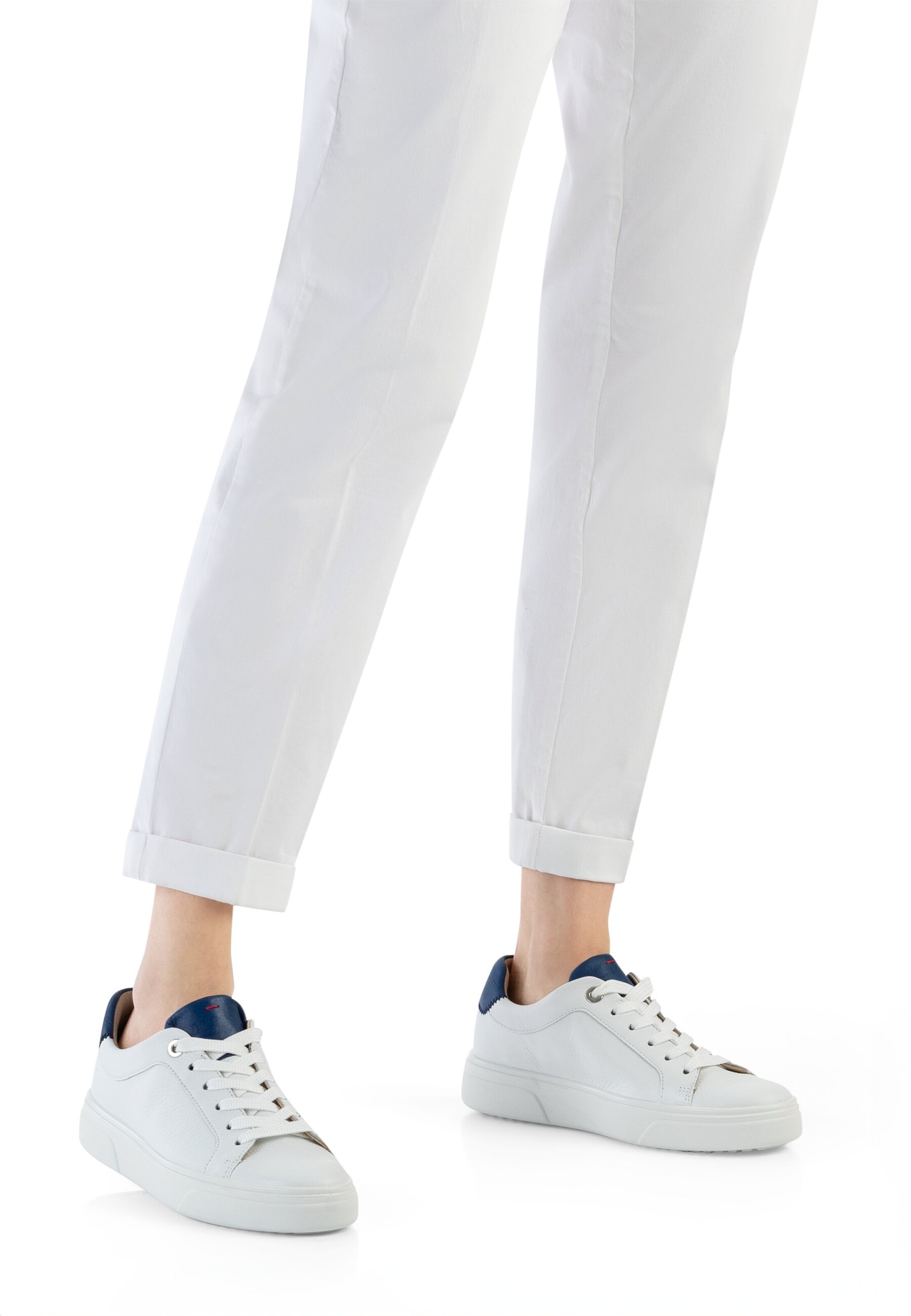 LLOYD Sneakers in White: front