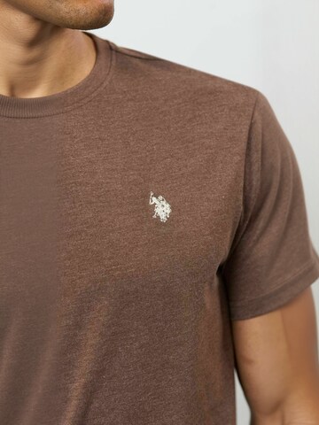 U.S. POLO ASSN. Regular Fit T-shirt ' UMArjun ' in Braun