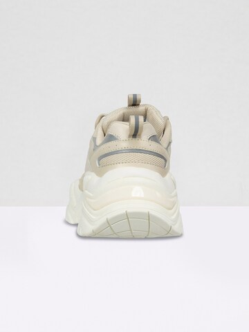 Baskets basses 'ELECTROVE' FILA en beige