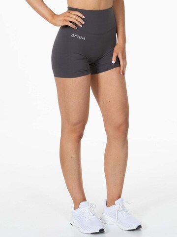 Skinny Pantaloni sportivi 'Valens' di Divina in grigio