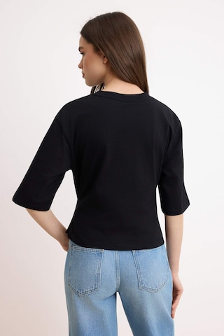 Trendyol - Camiseta en negro