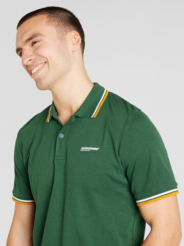 Tricou 'CAMPA' de la JACK & JONES pe verde