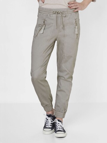 PADDOCKS Tapered Pants in Green: front