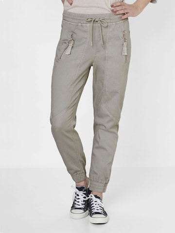 PADDOCKS Tapered Pants in Green: front