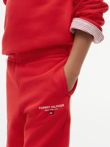 TOMMY HILFIGER regular Παντελόνι 'ESSENTIAL' σε κόκκινο