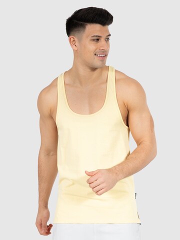 T-Shirt 'Basti' Smilodox en jaune : devant