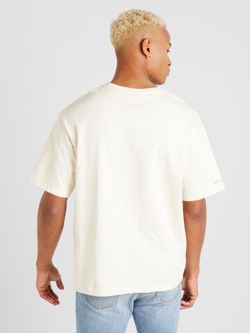 MUSTANG Тениска в бяло