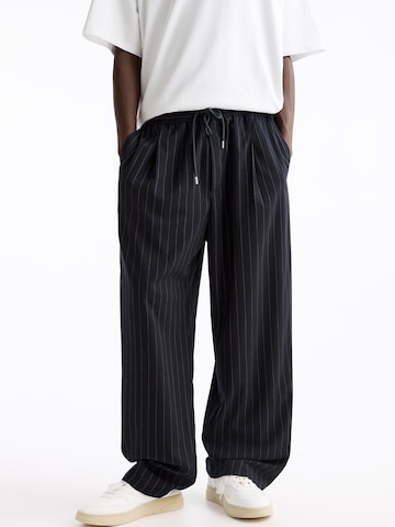 Pull&Bear Wide leg Pleat-Front Pants in Blue: front