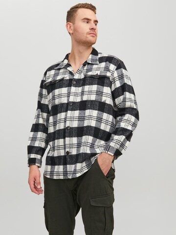 Regular fit Camicia 'Ollie' di Jack & Jones Plus in nero: frontale