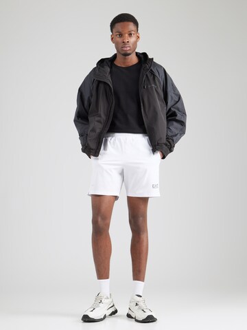 regular Pantaloni sportivi di EA7 Emporio Armani in bianco