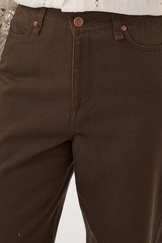 SAINT TROPEZ - Loosefit Calças de ganga 'Joann' em castanho