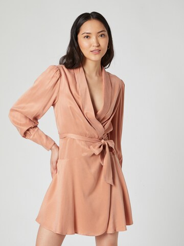 Robe 'Ela' Daahls by Emma Roberts exclusively for ABOUT YOU en marron : devant