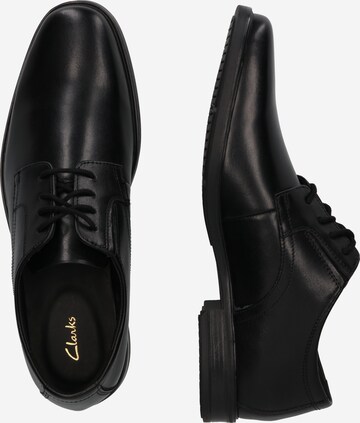 CLARKS - Sapato com atacadores 'Howard Walk' em preto