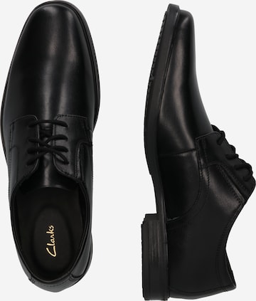CLARKS Δετό παπούτσι 'Howard Walk' σε μαύρο