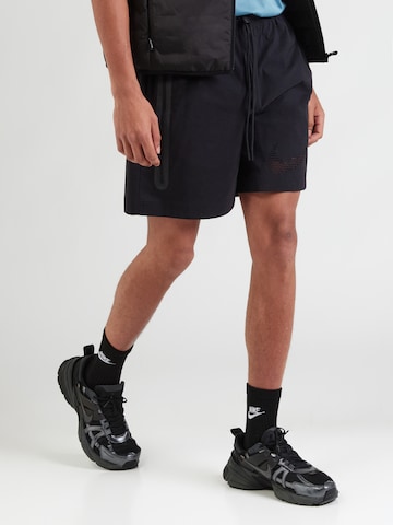 Nike Sportswear Szabványos Nadrág - fekete: elől