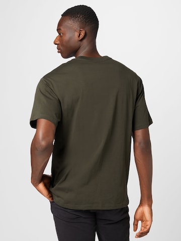 Nike Sportswear Shirt in Green