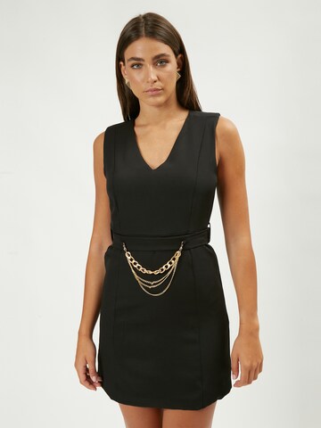 Influencer Dress in Black: front