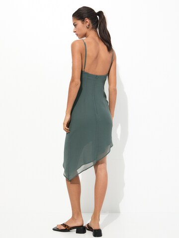 Pull&Bear Sommarklänning i grön