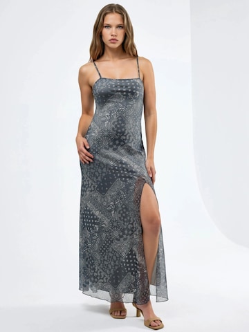 Hiccup - Vestido em cinzento