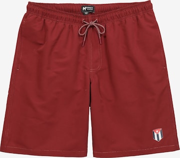 Men Plus Badeshorts in Rot: Vorderseite
