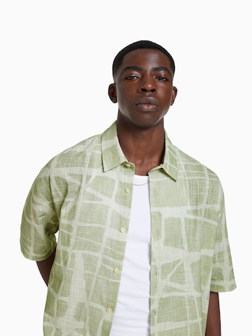 Bershka Comfort Fit Skjorta i grön