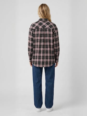 Opal Studio Paita ' Kammie Tartan ' värissä vaaleanpunainen: takapuoli