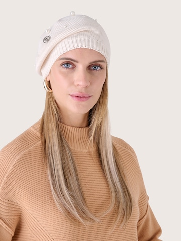 Camomilla Italia Beanie in Beige: front