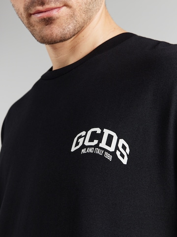 Tricou de la GCDS pe negru