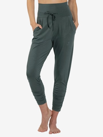 Magadi Regular Sporthose 'Francis' in Grün: Vorderseite
