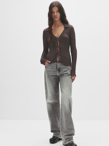 Pull&Bear Blouse in Brown: front