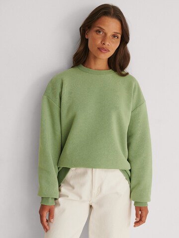 NA-KD Sweatshirt in Green: front