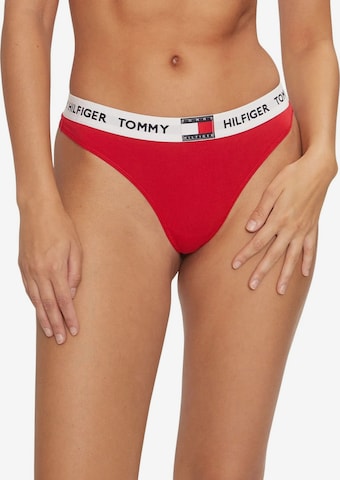 TOMMY HILFIGER Kalhotky 'Tommy Hilfiger Red Thong' – červená: přední strana