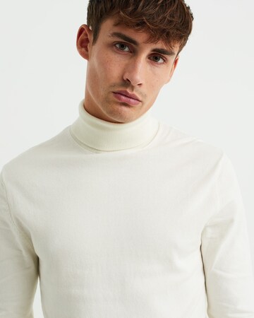 WE Fashion Sweater in White