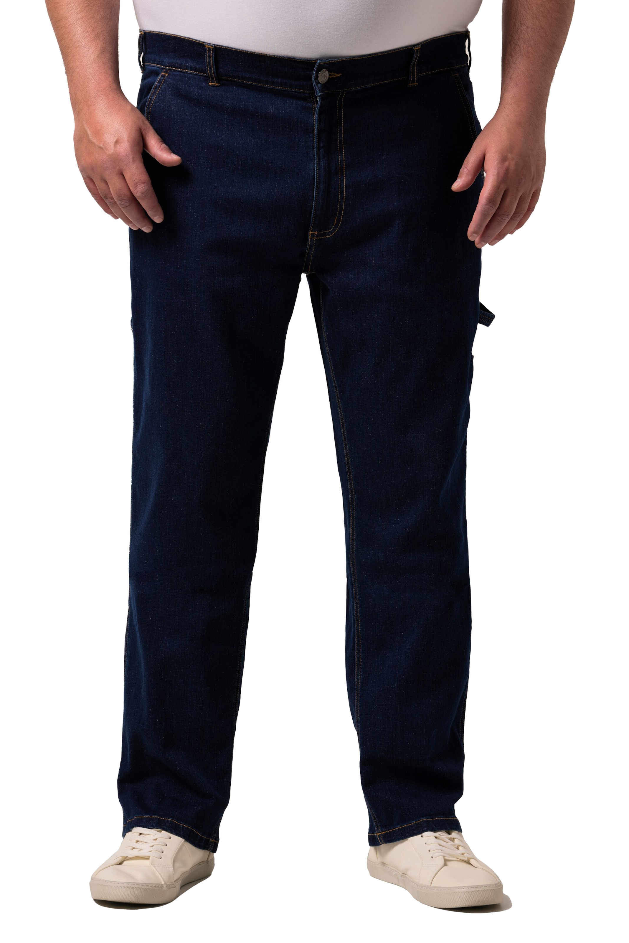 Men Plus Regular Jeans in Blue: front
