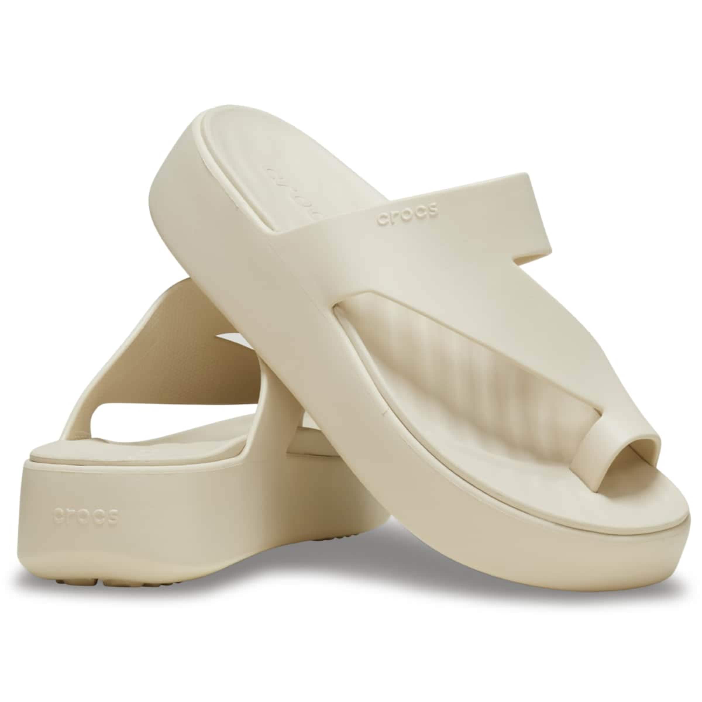 Crocs - Sandalias de dedo 'Getaway' en beige