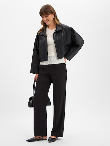 Regular Pantalon à pince Marc Cain en noir