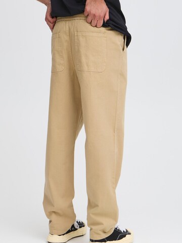!Solid Regular Chino ' SDLIAM ' in Bruin