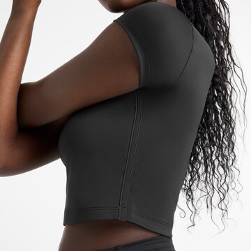 new balance Performance Shirt in Grey