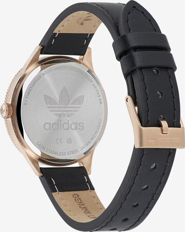 ADIDAS ORIGINALS Analoog horloge ' Ao Fashion Edition Three Small ' in Zwart